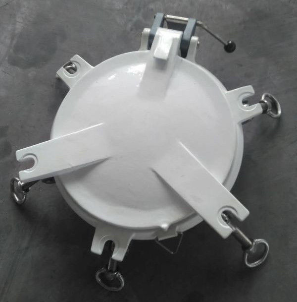 side scuttle431121.jpg side scuttle.jpg